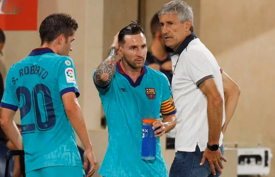 when-even-messi-gets-criticized-8-times-football-legends-slammed-the-goat-image-0